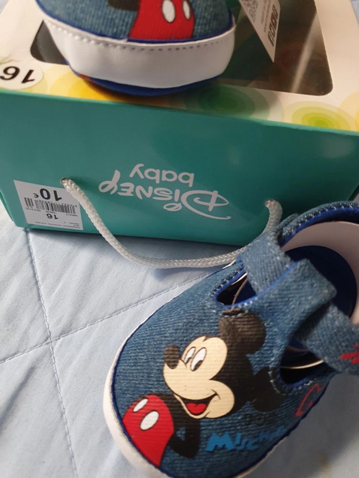 Chaussures Mickey neuve - photo numéro 2