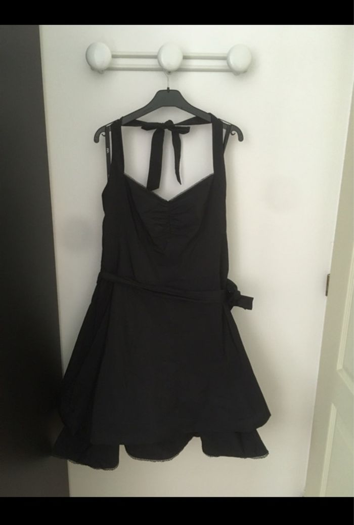 Robe noire - photo numéro 3