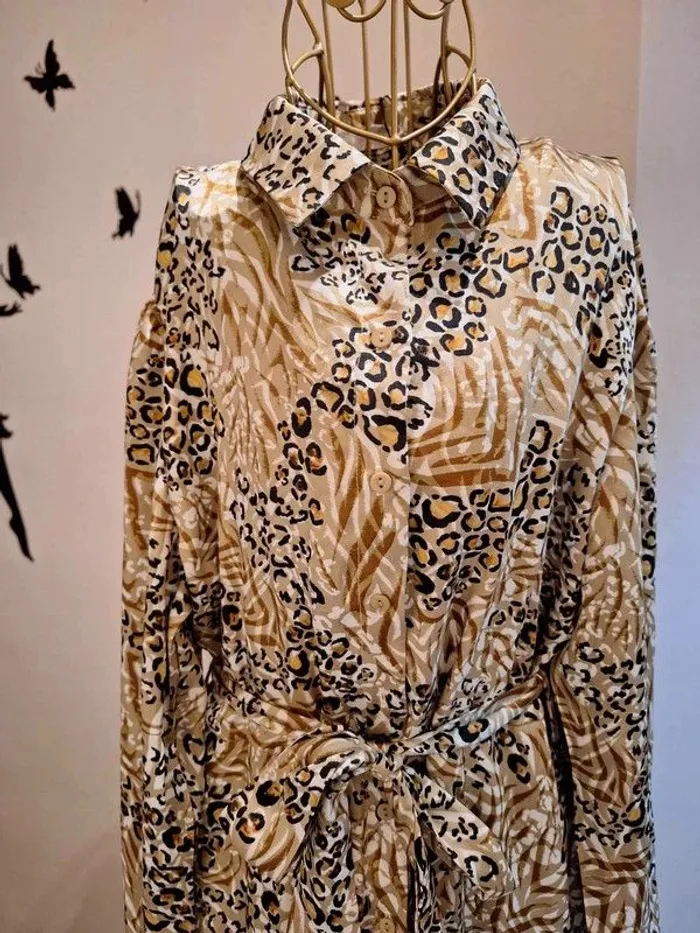 Robe chemise longue & imprimé léopard - photo numéro 2