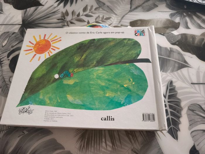 Album la chenille qui fait des trous en espagnol - photo numéro 6