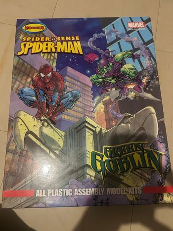 Moebius maquette Spiderman et Green goblin 