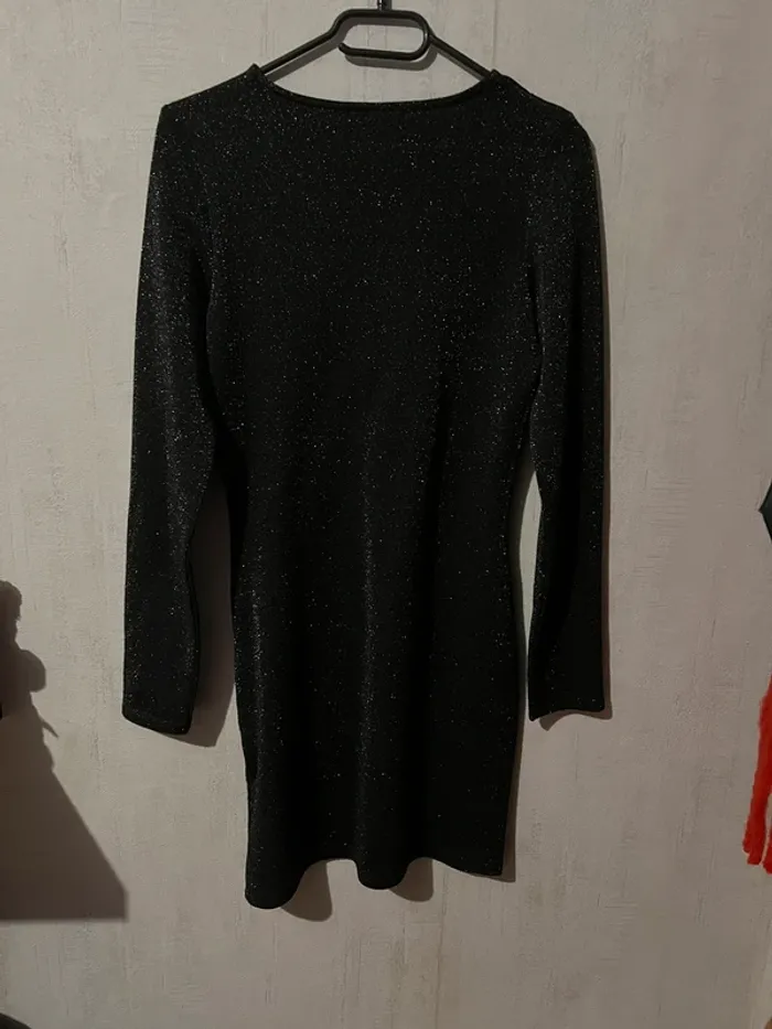 Jolie robe noire pailletée idéal pour les fêtes - photo numéro 6