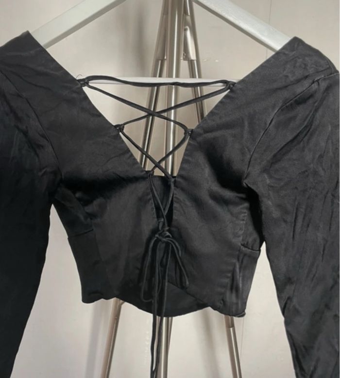 Petit haut Zara, type crop - top court - Taille M très bon état - photo numéro 2