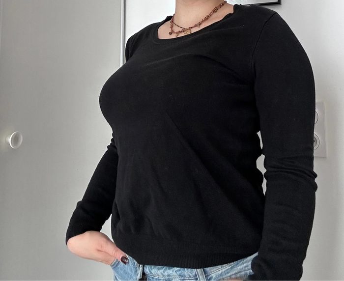 Pull fin Burton of London – Taille 38 – Col rond – Détails violets - photo numéro 2