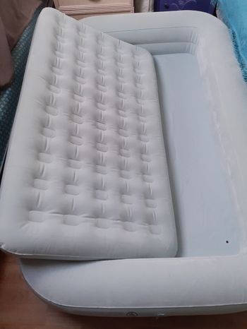 Matelas gonflable pour enfant Intex