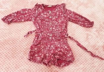 Combi-short tape a l'œil 12 mois en très bonne état