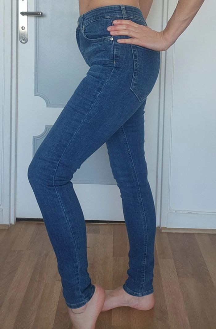 Jean skinny pull&bear taille 36 - photo numéro 2