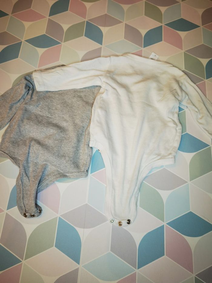 D2420 - lot de 2 bodies garçon 3 mois - photo numéro 3