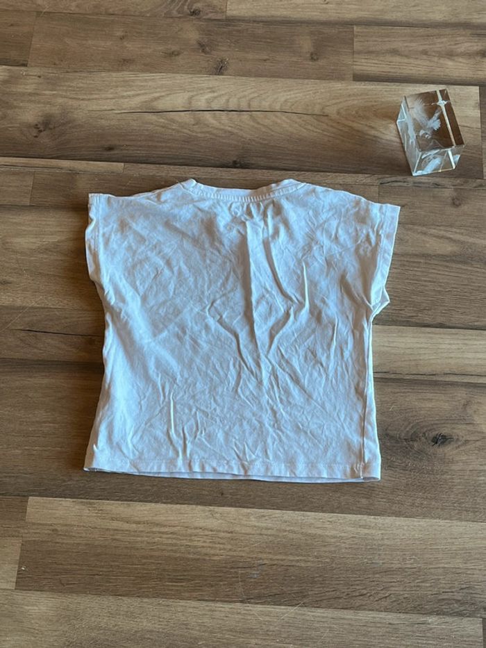 Je vend un le lot de 6 tee shirt filles taille 4 ans très bon état - photo numéro 8