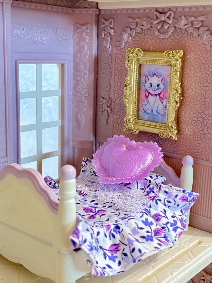 Maison de ville, manoir violet, Sylvanian, atelier de design, princesse, violoncelle, piano - photo numéro 4
