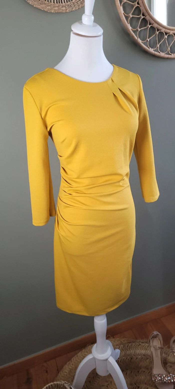 Jolie robe jaune Fame Taille S Parfait état - photo numéro 4