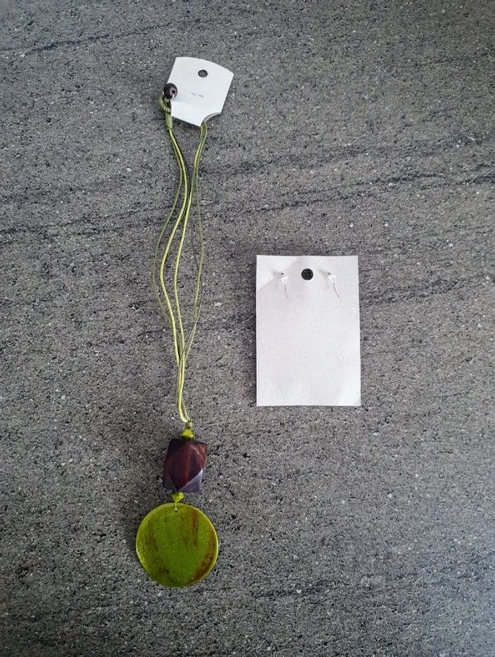 Ensemble collier + boucles d'oreilles. - photo numéro 2