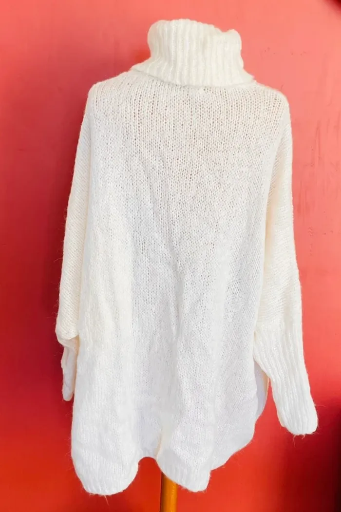 Robe pull blanc cassé lettres dorées - photo numéro 2