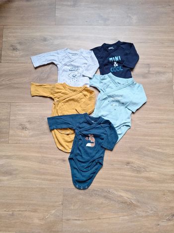Lot de 5 bodies 1 mois