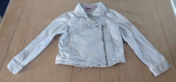 Jolie veste fille 6ans en très bon état