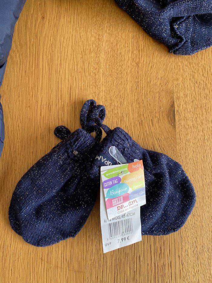Manteau 12 mois Bonnet moufles neuf - photo numéro 6