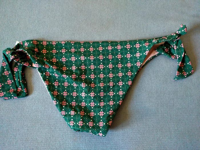 Bas de maillot de bain à nouer – Goldenpoint – Tailles 36 et 38 – 2 exemplaires disponibles - photo numéro 4