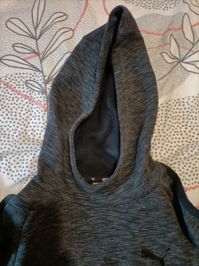 Joli sweat à capuche Puma 9/10 ans - photo numéro 5