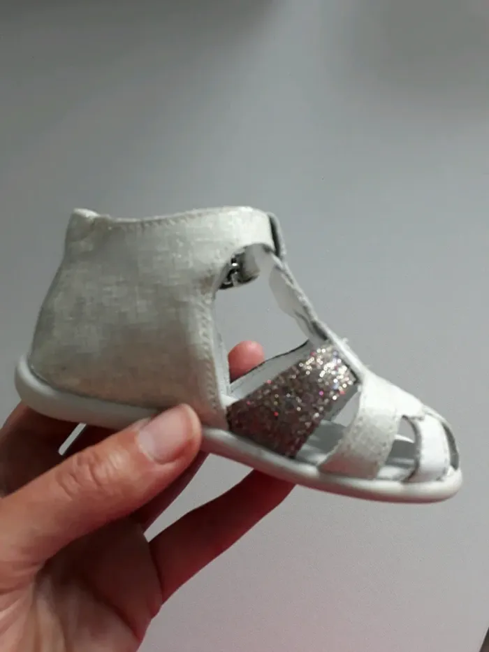 Jolies chaussures Babybotte - photo numéro 4
