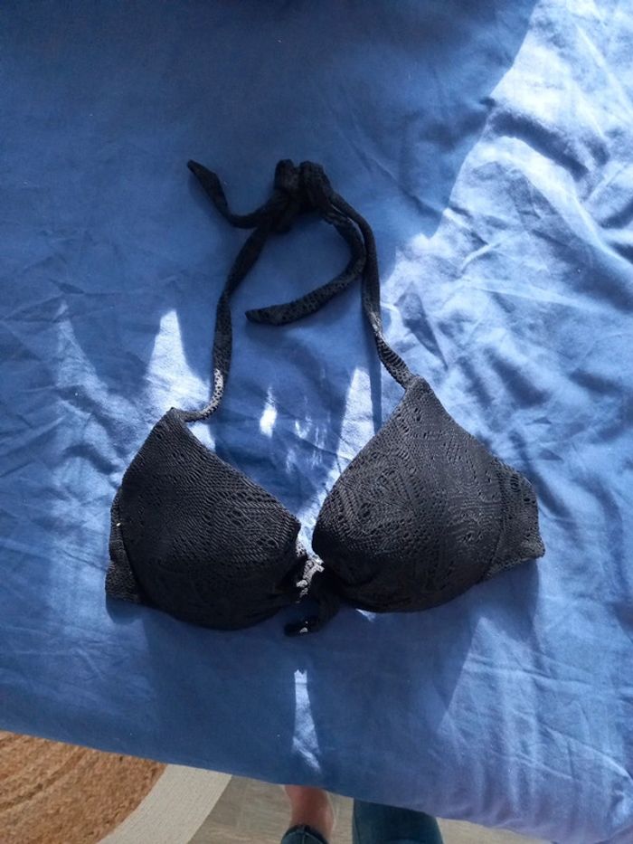 Haut de maillot de bain noir. Taille 75C. H&M