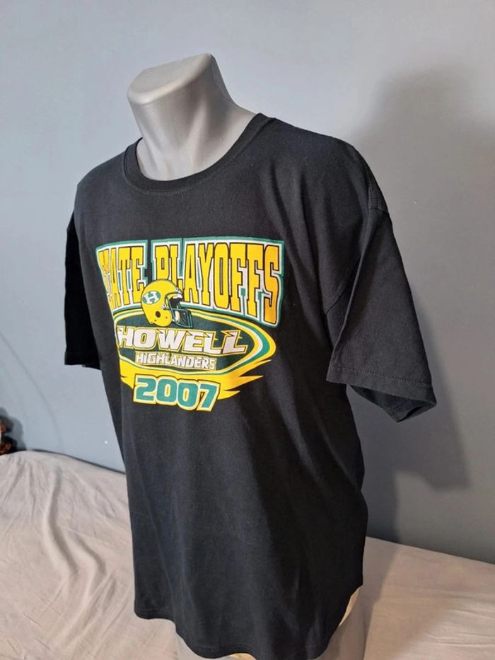 T-shirt imprimé gildan vintage football US Howell Highlanders 2007 – Playoff Team (500) - photo numéro 4