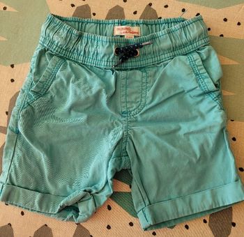 Short turquoise