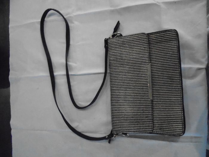 Petit sac en bandoulière / pochette "Petite Mendigote"