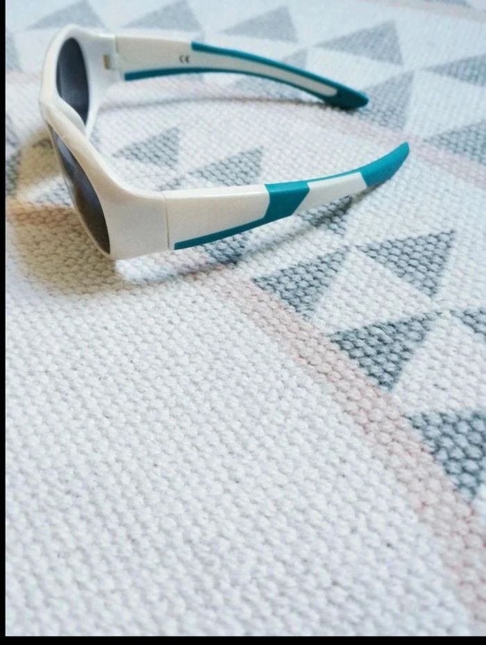 Lunettes Soleil bébé - Loubsol - Excellent État - photo numéro 3