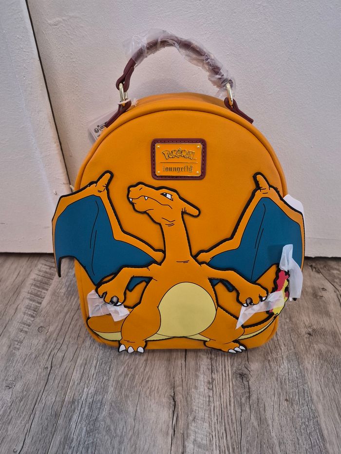 Véritable Loungefly Dracaufeu