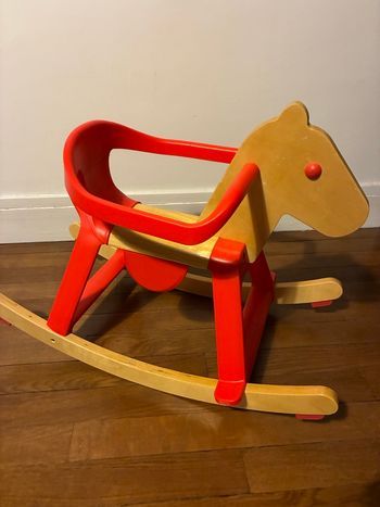 Cheval à bascule en bois Djeco