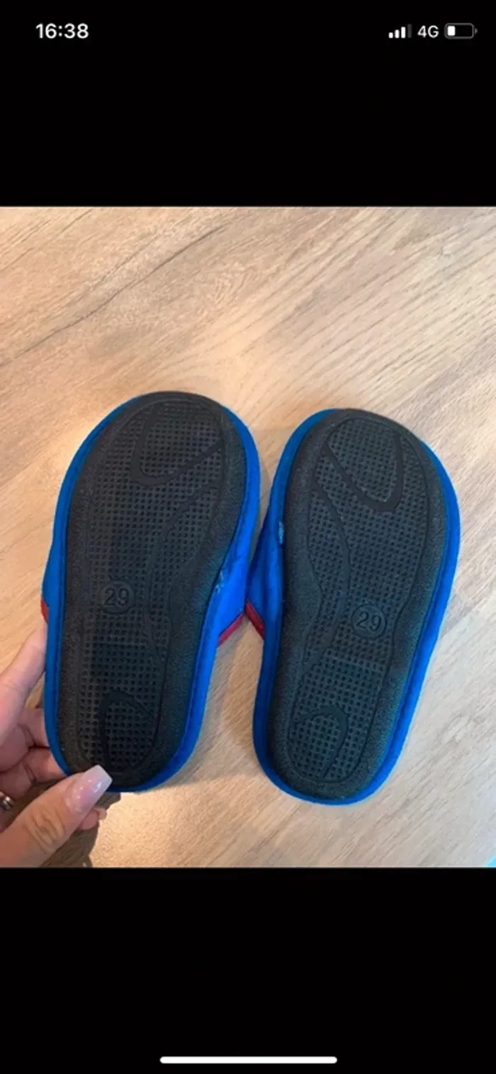 Chaussons FC Barcelone taille 29 - photo numéro 5