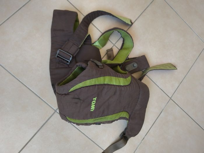 Porte bébé Tomy