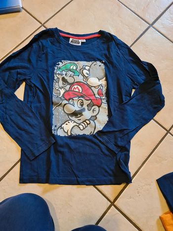 Haut manches longues mario 12 ans
