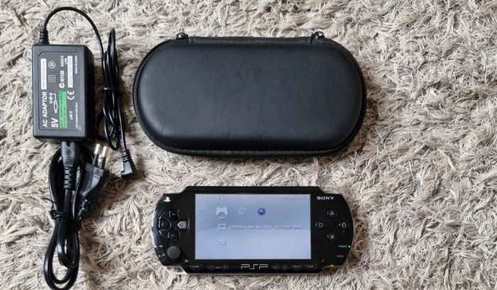 Lot Console PSP PlayStation Portable + 2 Jeux - photo numéro 2