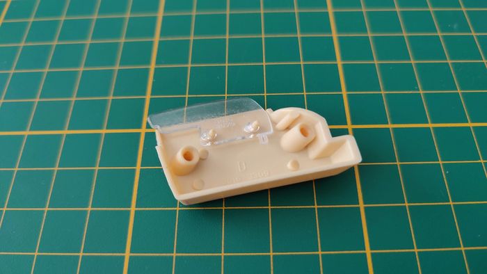 Intérieur porte + vitre droite pièce détachée miniature jaguar type E 1961 1/18 burago #B38 - photo numéro 2