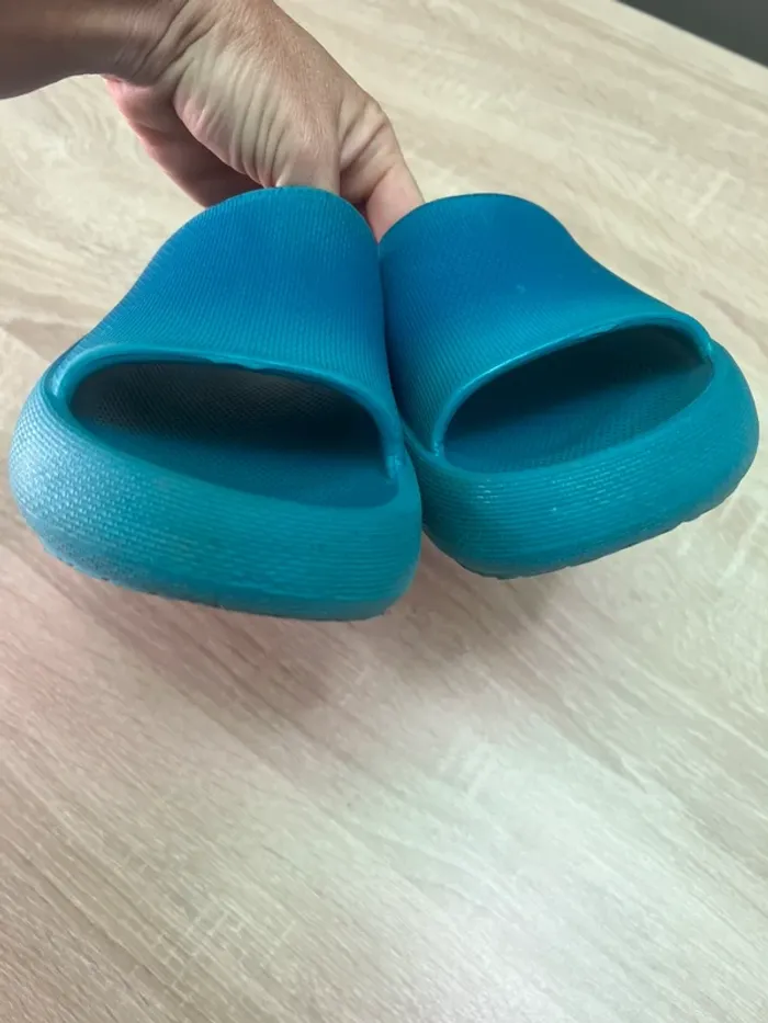 Claquettes piscine - photo numéro 4