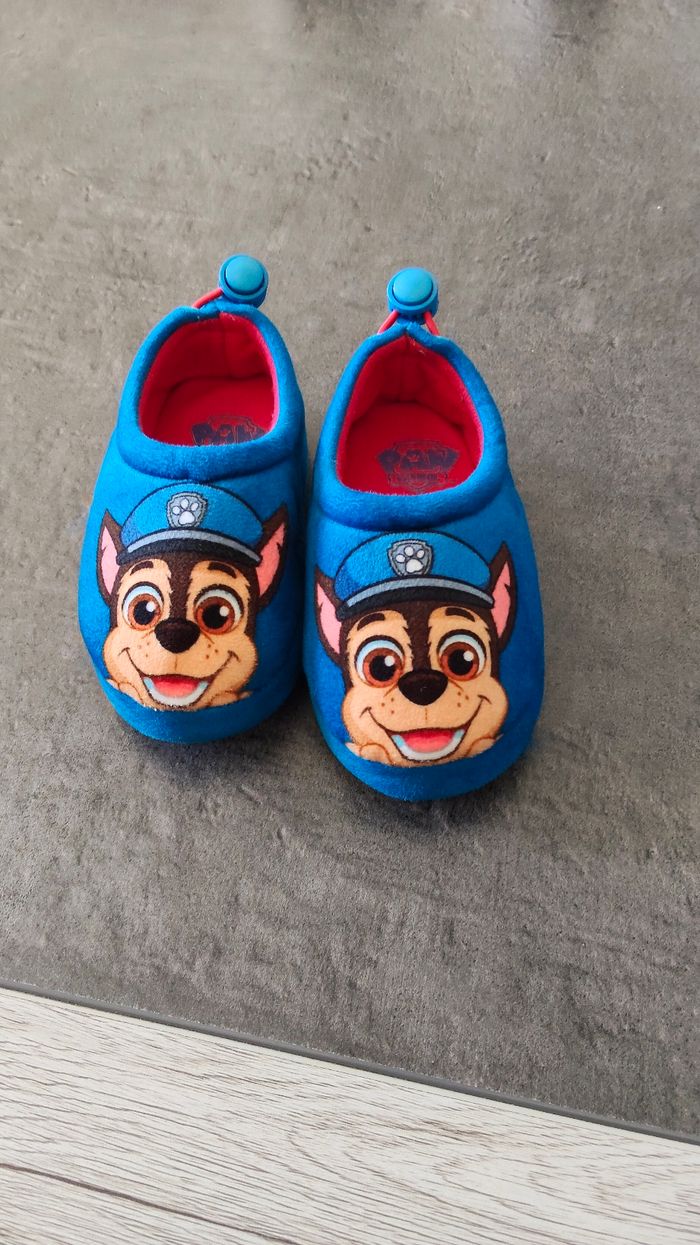 Chaussons Pat patrouille comme neufs taille 24
