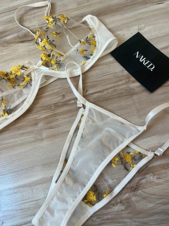 ensemble de lingerie naked fleurs jaune et blanc - photo numéro 6