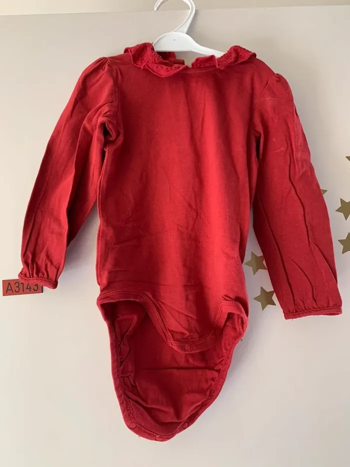 Body col dentelle rouge