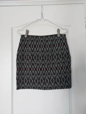 Mini jupe noire et rouge