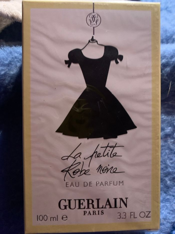 Parfum la petite robe noir