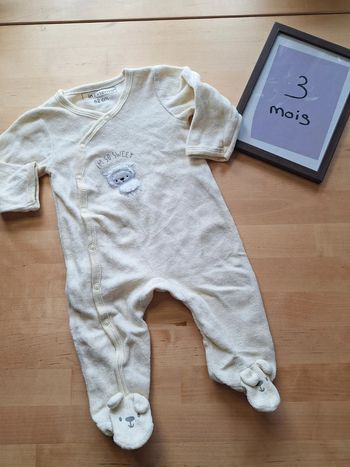 Pyjama pour fille taille 3 mois Marque in extenso très bon état