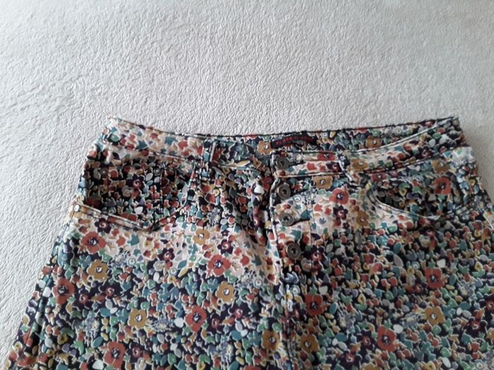 Pantalon fleurs - photo numéro 3