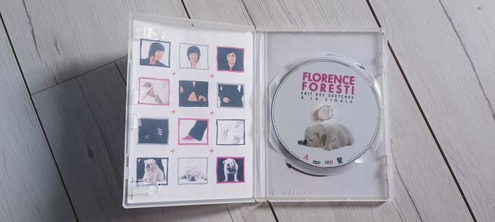 💿 DVD Florence Foresti fait des sketchs à La Cigale 💿 - photo numéro 3