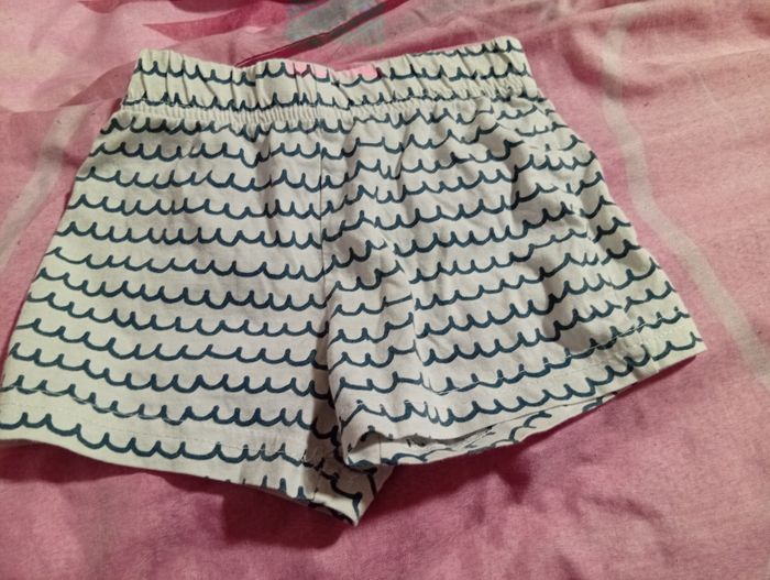 Short fille