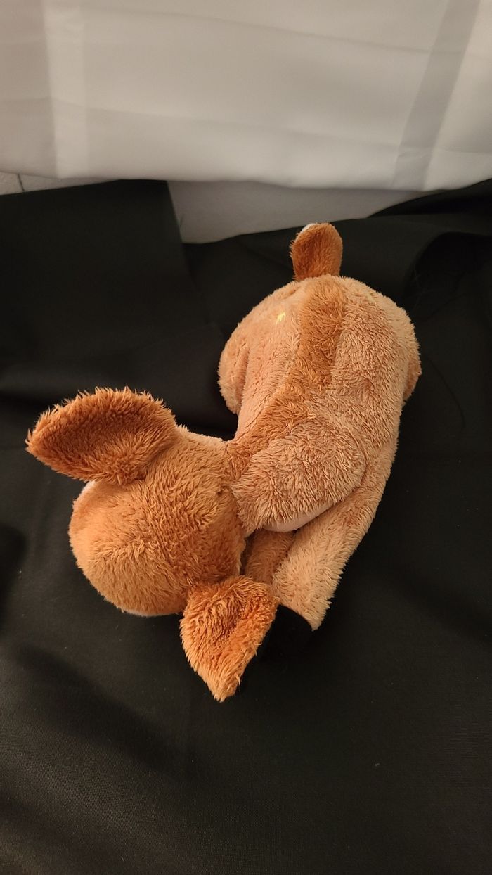 Petite Peluche doudou Bambi allongé DISNEY marron beige jaune billes corps 20 cm - photo numéro 4