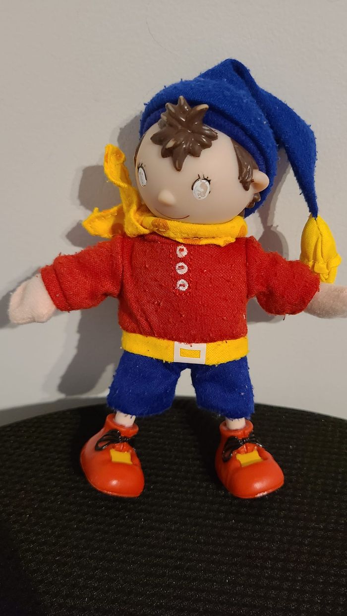 figurine oui oui