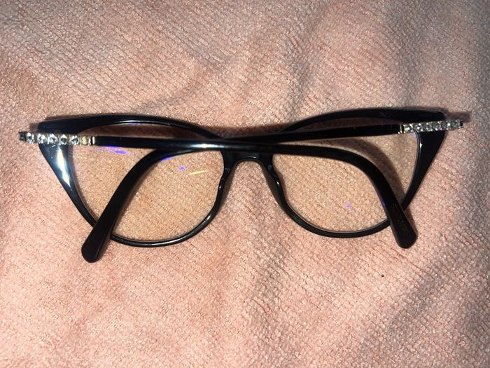 Lunette manque 1 strass . - photo numéro 4