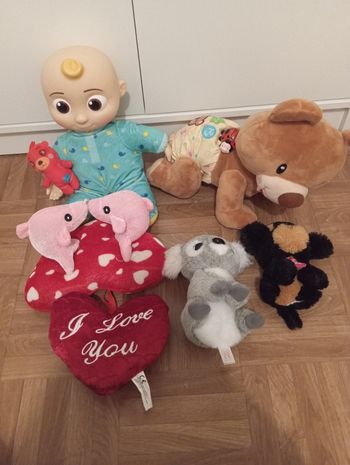 Lot peluches musicale et doudou