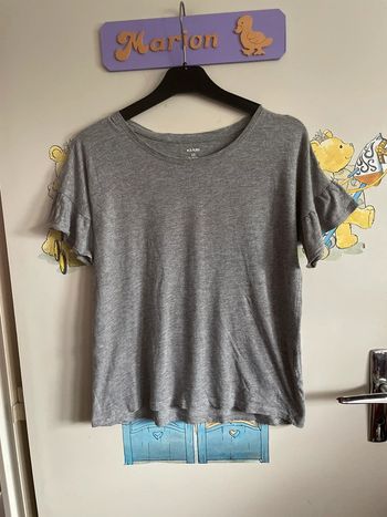 Tee shirt gris à manches courtes avec volants aux manches, taille Xs, marque Kiabi